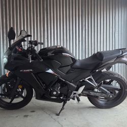 HONDA CBR300