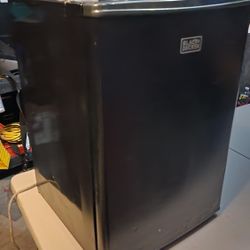 Black Decker Mini Fridge 