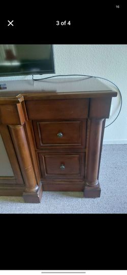 FREE!!!
Beautiful like new Cherry Mocha large tv/estand