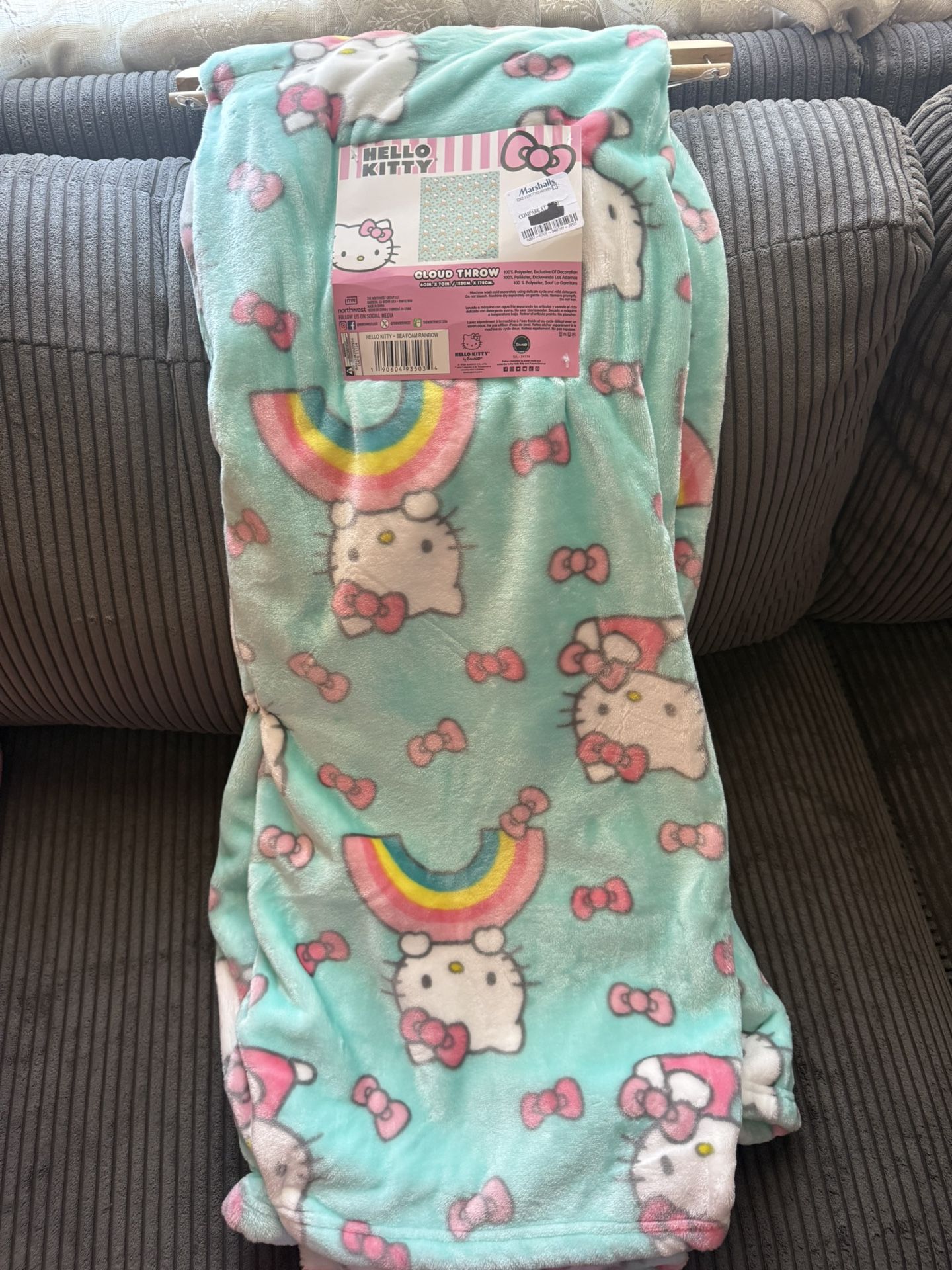 Hello Kitty Blanket.