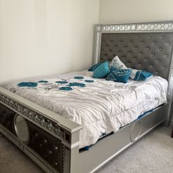 Bed Queen With The Mattress /Cama Queen Con Colchón 