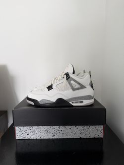 Jordan 4 white cement Size 10