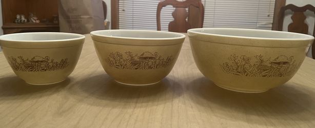 Vintage Pyrex Fancies Mushroom  set of 3 nesting bowls
