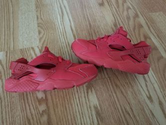 Nike Huarache "all red" size 2y kids