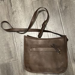 Brown leather shoulder  strap bag