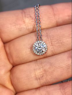 Round Shaped 18kt White Gold Plated Sterling Silver Pendant Necklace