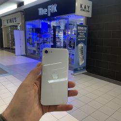 ***Iphon…SE…(64)…Gb…Facktory Unlock***