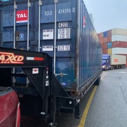 20 Foot And 40 Foot Storage And Shipping Containers/Contenedores 