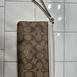 Coach C4452 Women's Zip-Around Wallet - Beige