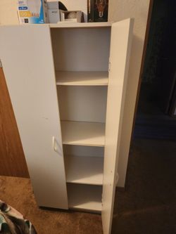 Storage cabinet