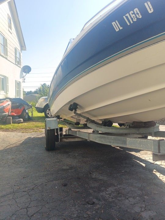 1996 Bayliner Capri 19