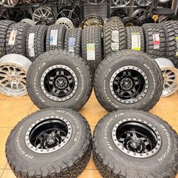 Fuel offroad wheels 
15x10 5x114.3 
Brand new wheels 
With used 
31105015 bfgoodrich ko2
$880 all 4