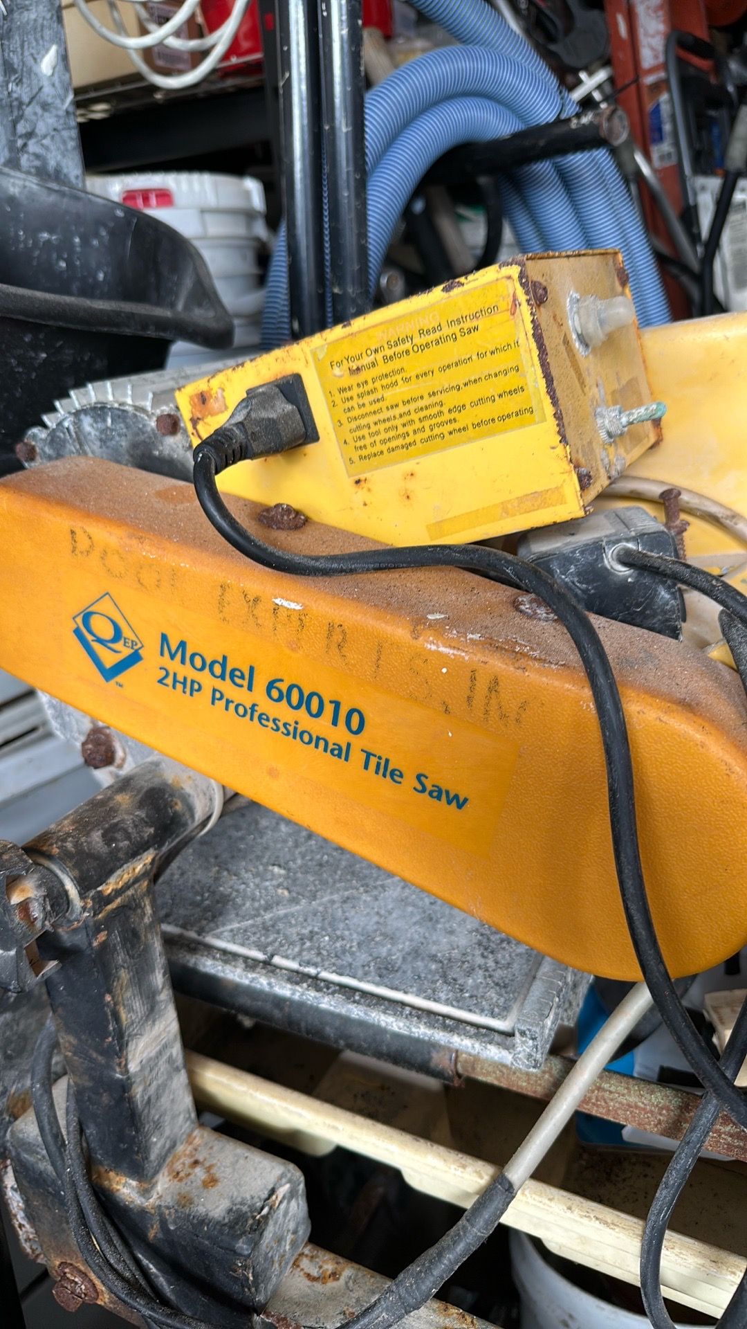 Tile wet table saw with stand