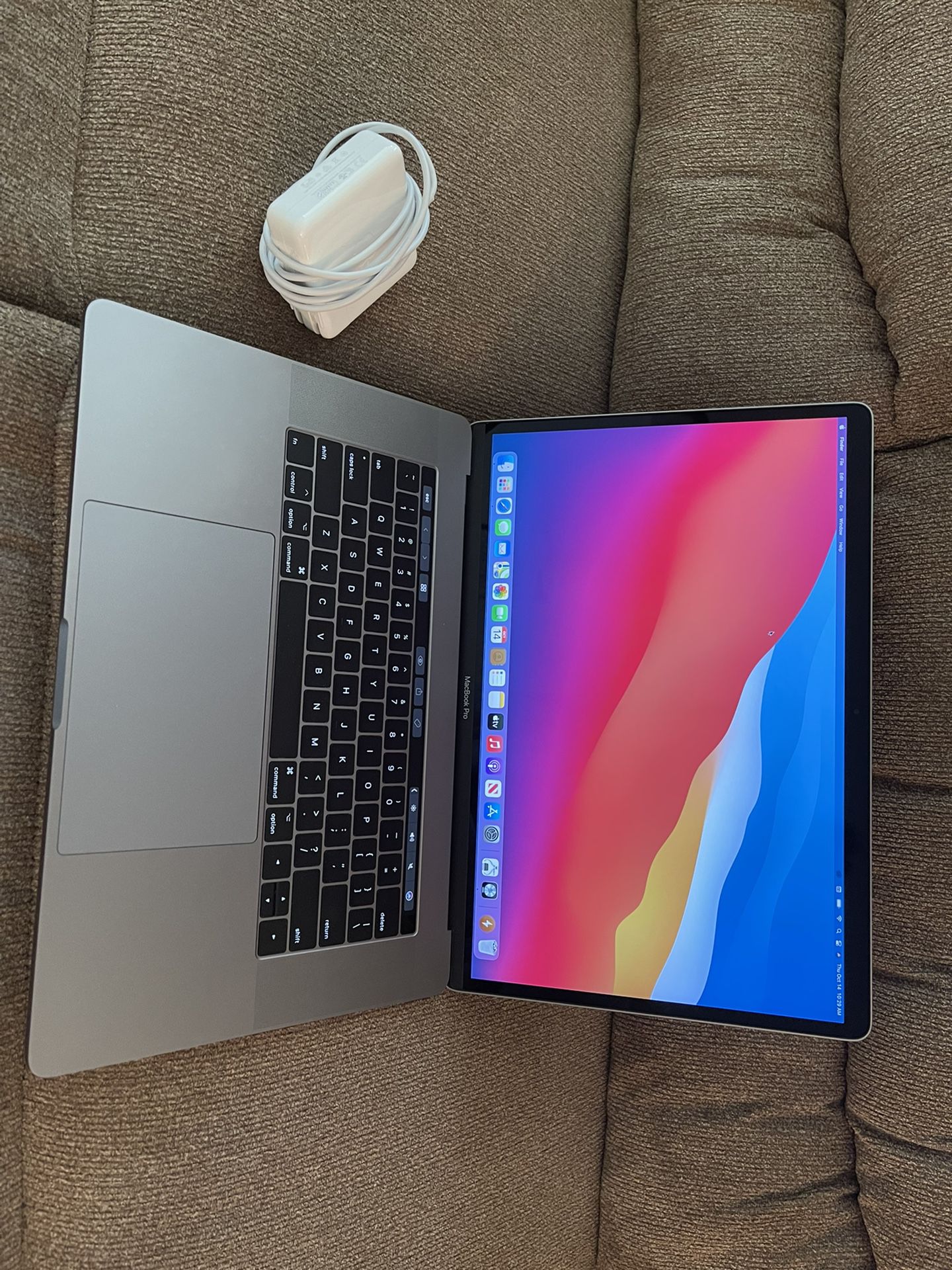 2017 MacBook Pro 15”, 3.1ghz i7,16gb Ram,1TB SSD,4gb graphic