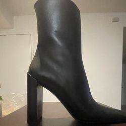 Alaia Boot