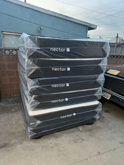 Nectar Mattress 

Nectar Mattress.    Nectar Premier king  13" - Medium Firm Gel Memory Foam Mattress 

Brand new Mattress 

Delivery available