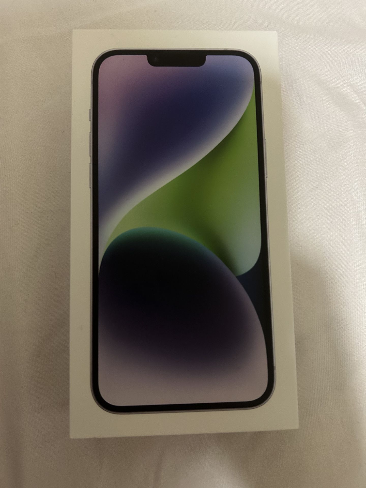 I phone 14 Plus Lavender