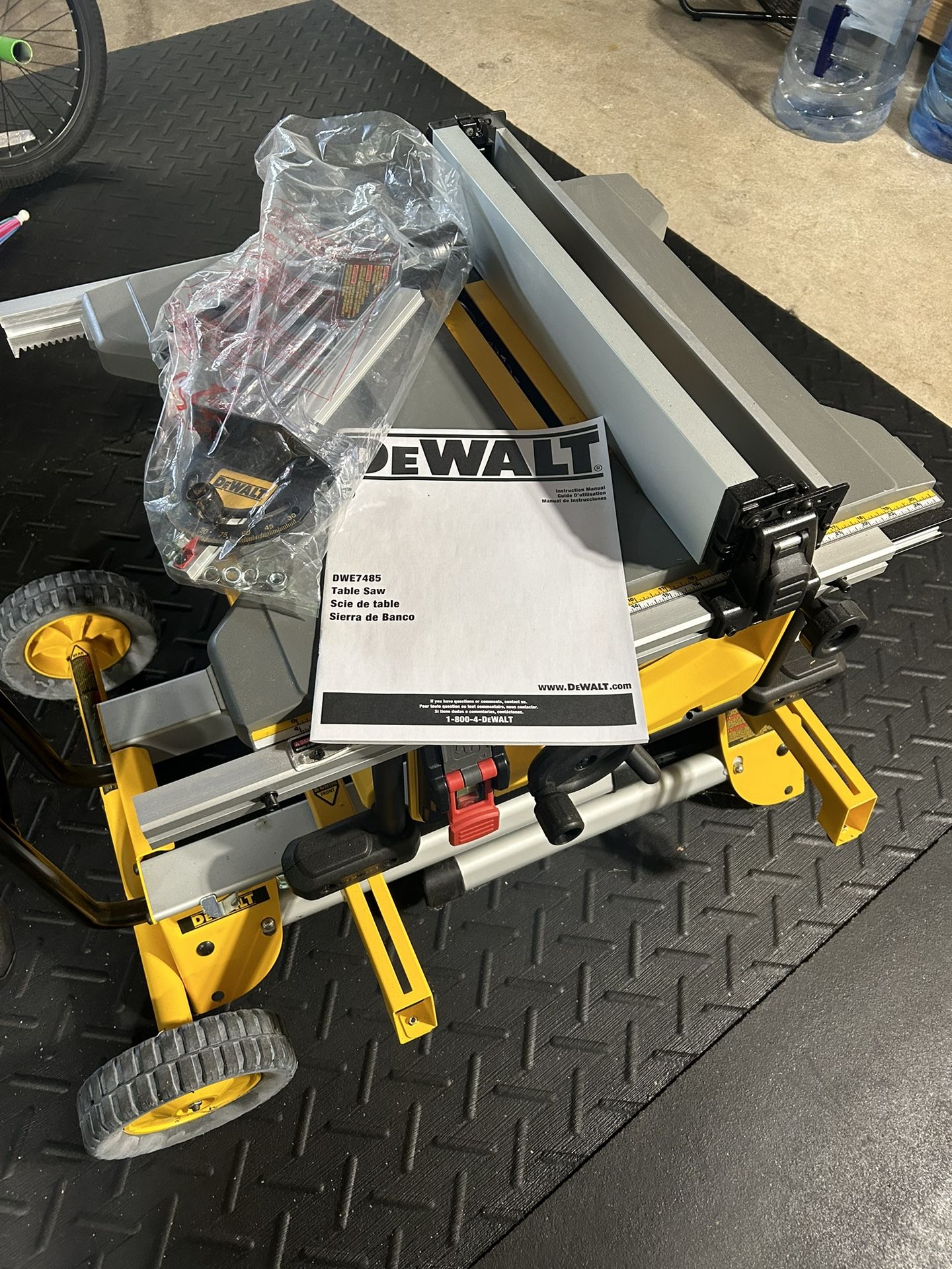 DeWalt DWE7485 Table Saw & Rolling Stand