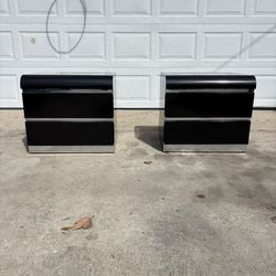 ‼️POST MODERN PAIR OF NIGHTSTANDS FOR SALE‼️200$ OR BEST OFFER‼️GOOD CONDITION🚚DELIVERY AVAILABLE🚚