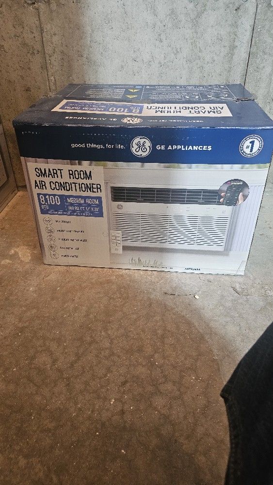 GE Smart Room 8100 BTU Air Conditioner