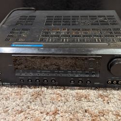 Onkyo Stereo  Surround Sound System HT- R530 With Subwoofer and Speakers