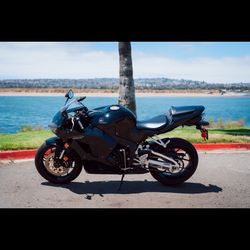 2016 Honda CBR 600RR - LESS THAN 1,800 MILES!! 