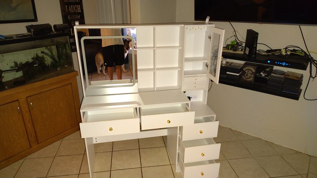 Makeup Vanity 