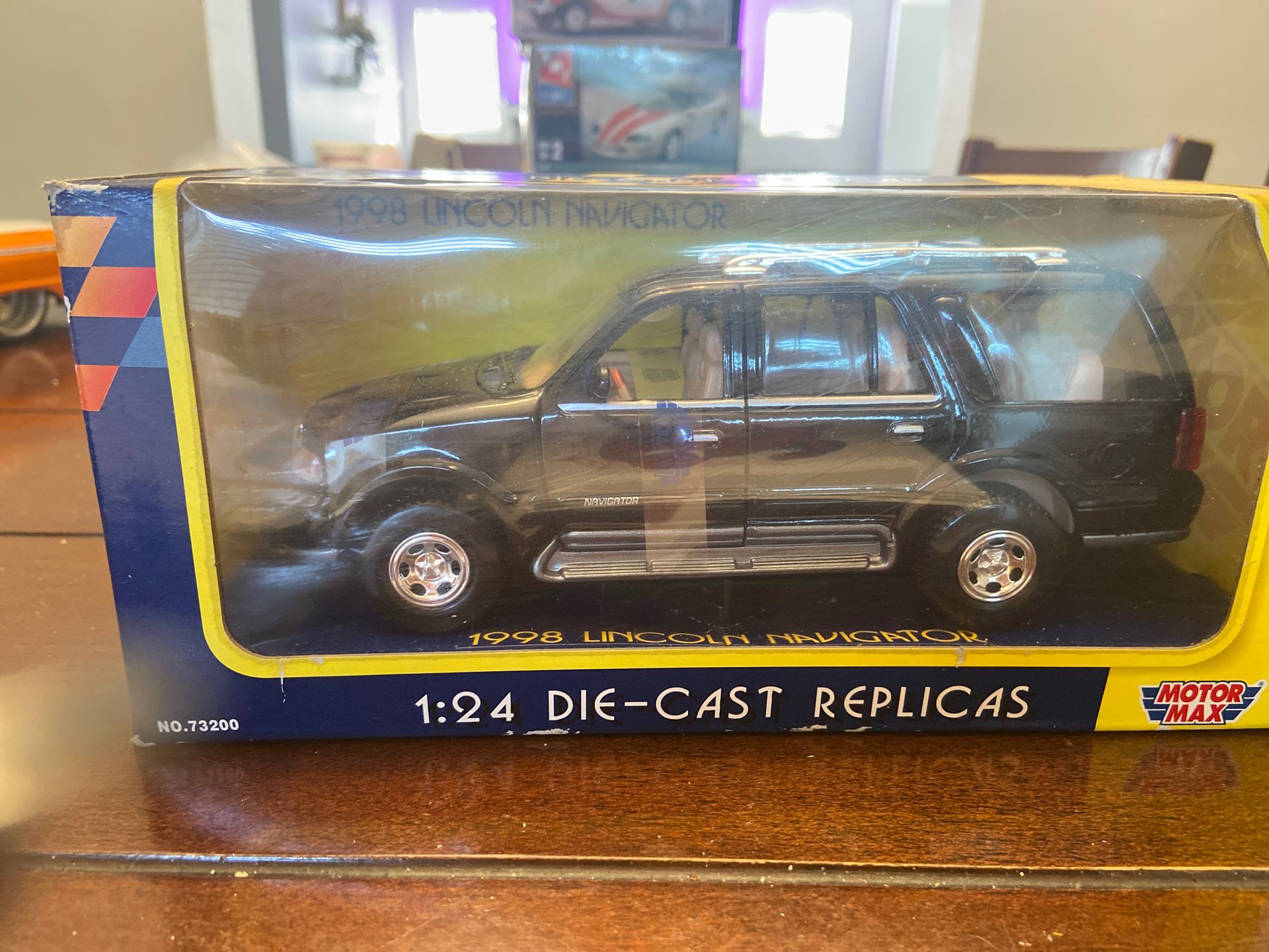 Motor Max -1:24 -die cast - 98”Lincoln Navigator