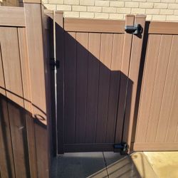 Custom Fencing...Quality ...💨