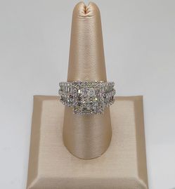 Gold Natural Cluster Diamond 10 carats Ring