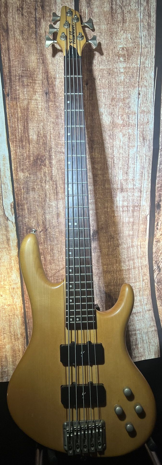 Washburn RB-2500 Active 5 String Bass Guitar for Sale in Miami, FL 