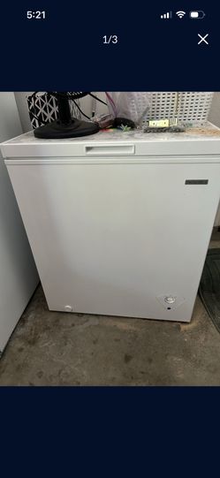 Insignia white freezer