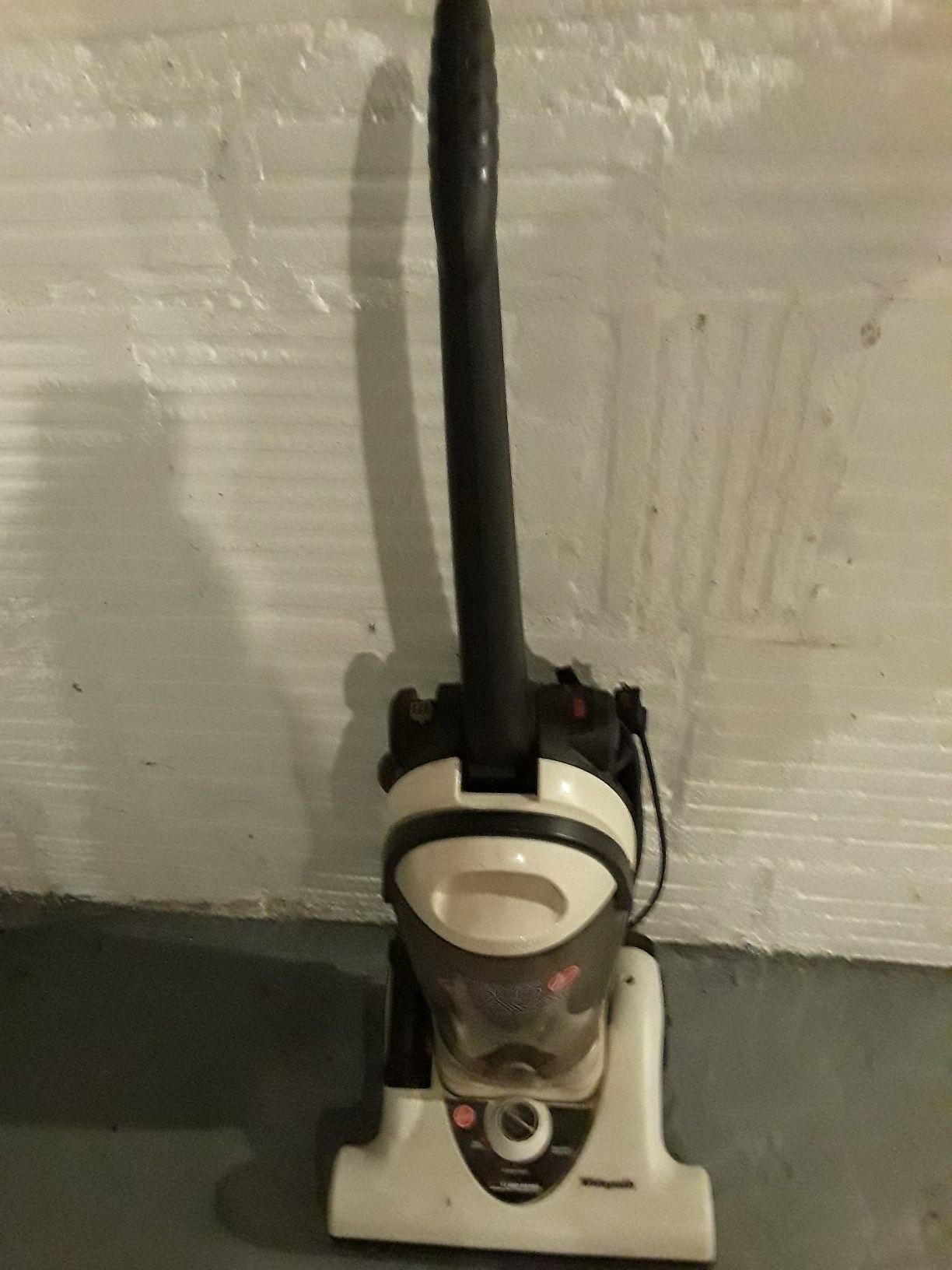 Nice Hoover fold down vacuum cleaner 45.00
