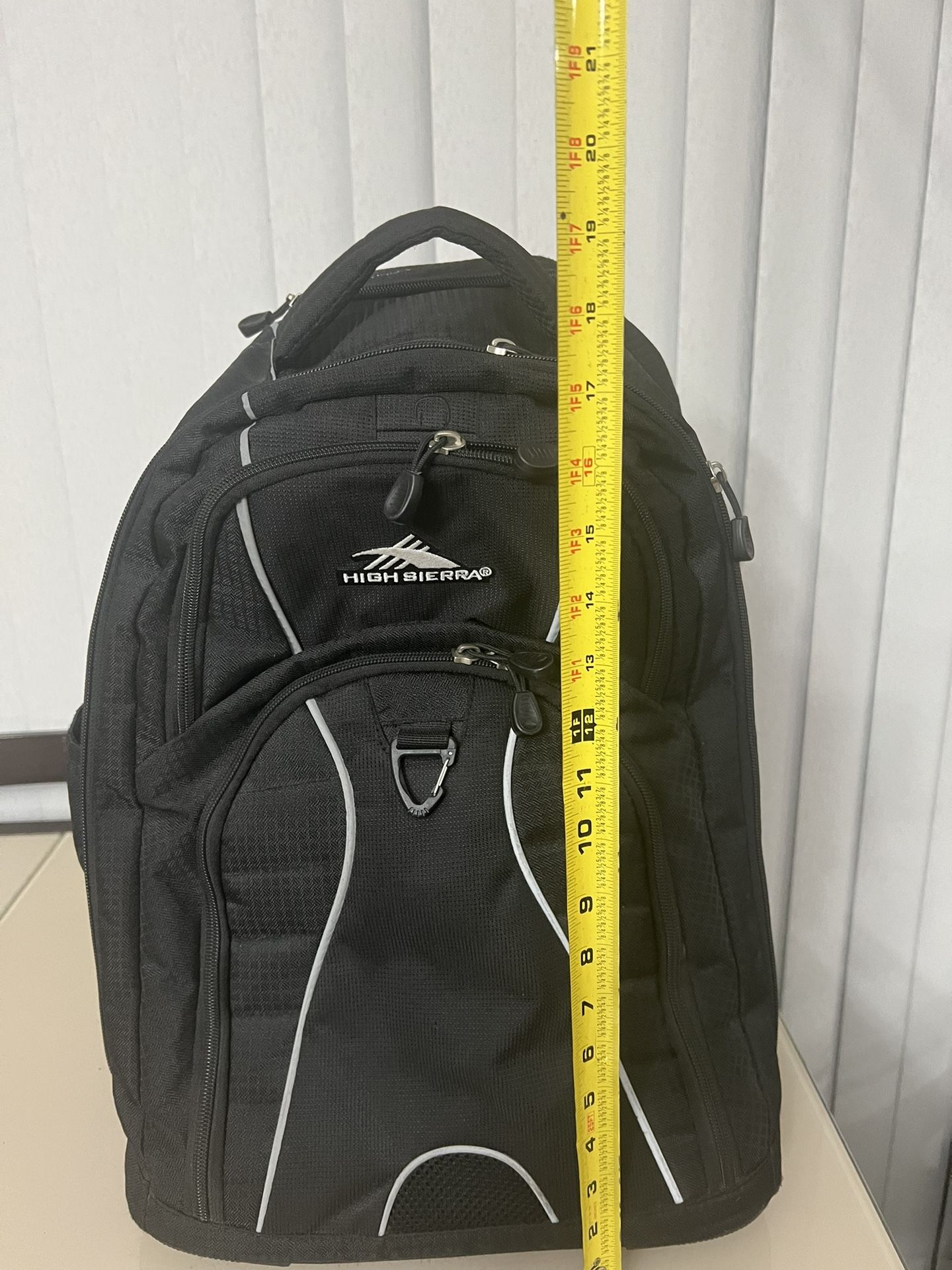 High Sierra 22" Carry-on Wheeled Backpack Black Laptop Pop up handle great cond