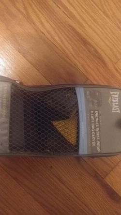 Everlast Evergel wrist wraps heavy bag gloves