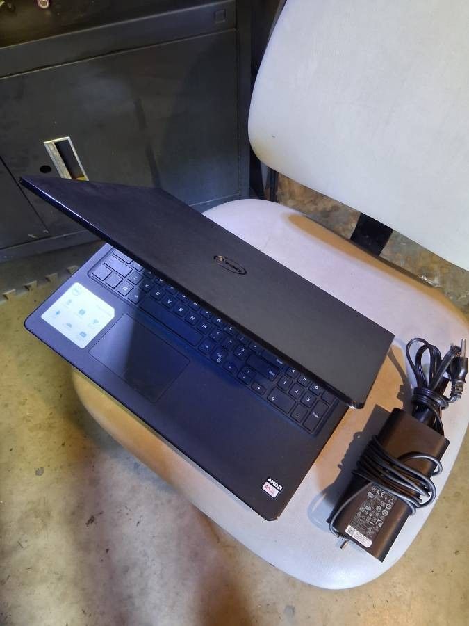 Dell Inspiron. 15.6" in. Laptop. Windows 11, 512 GB Storage, - $160