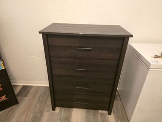 Dark Brown 5-Drawer Chest Dresser