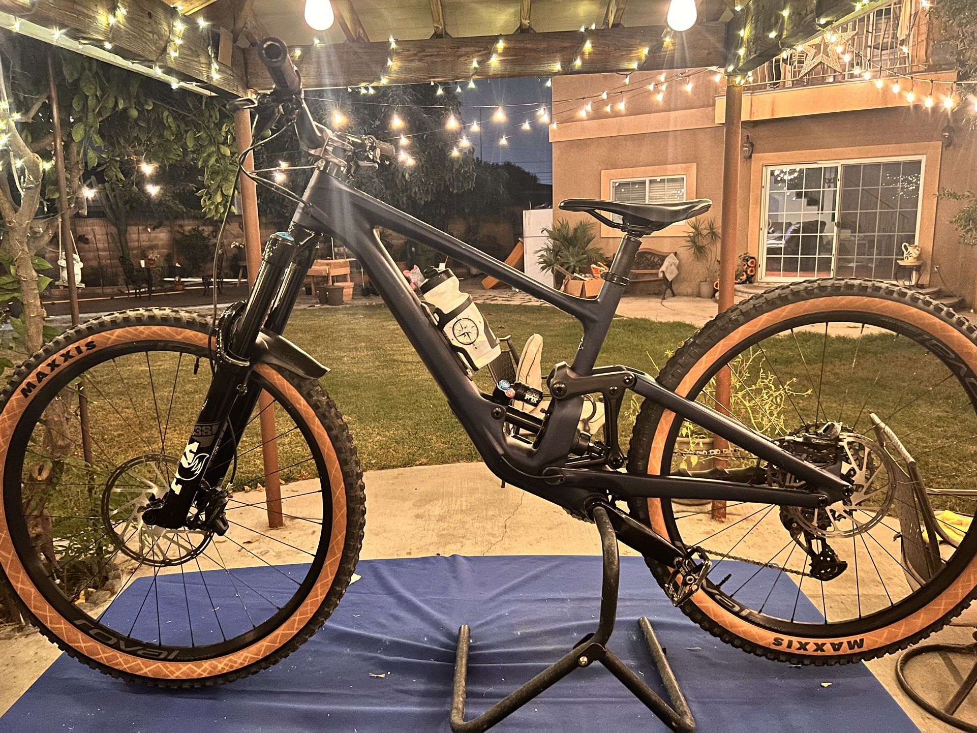 2023 Specialized Enduro Expert (S3 Medium) W/ SRAM GX Eagle AXS