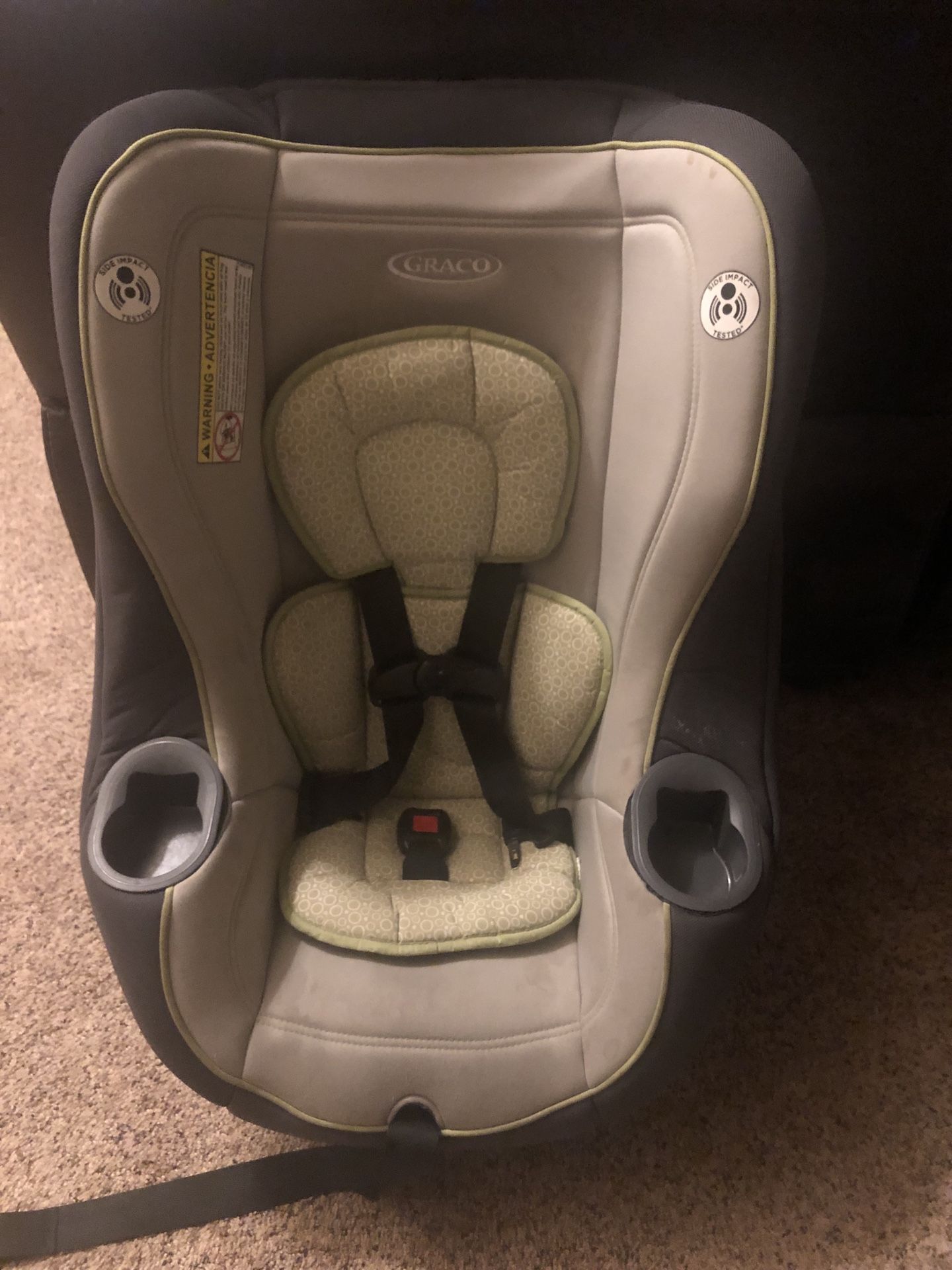 Graco car seat rear facing 5-40 pounds forward facing 22-65 pounds