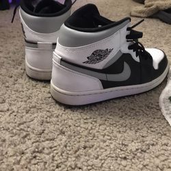 Jordan 1 Mid White Shadow