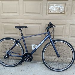 Giant Escape Hybrid Bike