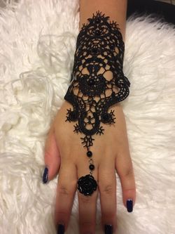 Fashion bracelet with adjustable ring