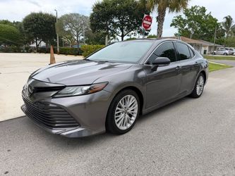 TOYOTA CAMRY XLE
