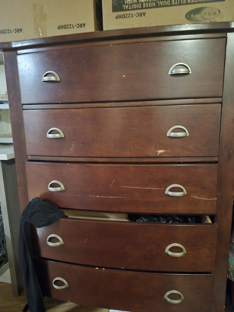 Dresser