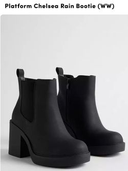 Torrid Platform Chelsea Bootie size 7.5ww