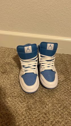 Jordon 1’s mid “legend blue”