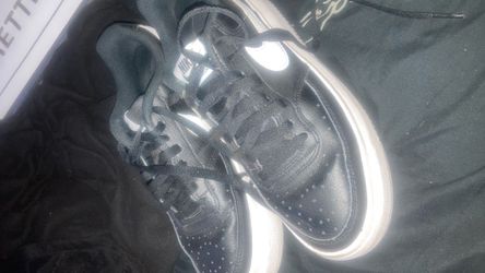 NIKE shoes ( size 9 )
