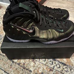 nike foamposite Pine Green Size 12 DS