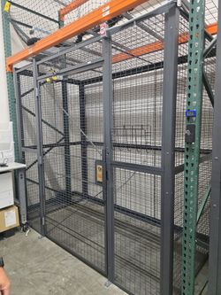 WireCrafters cage. 8 x 4 x 8