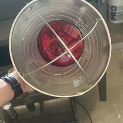 2 Heat Lamps With Bulbs And Hanging Clamps